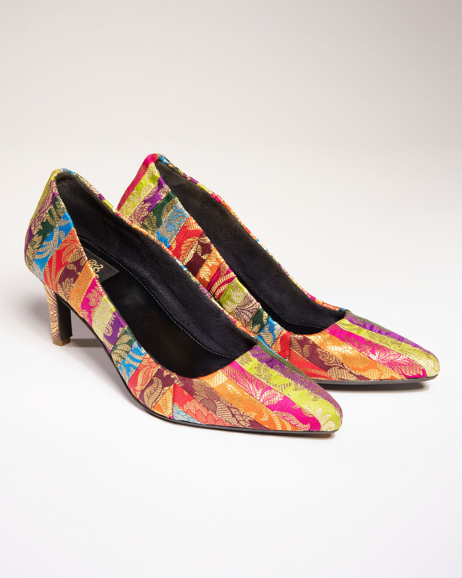 Niram: Multi Hued Shoes – Ashwin Thiyagarajan