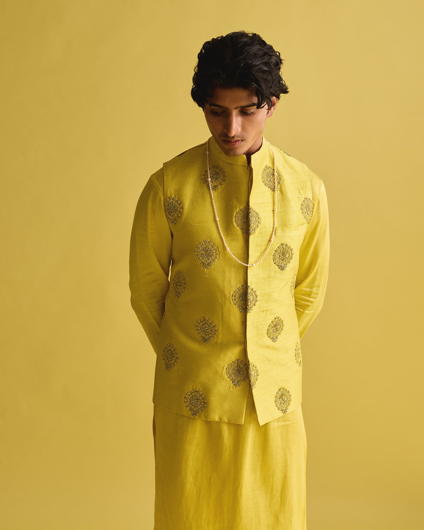 Chartreuse Bandhi